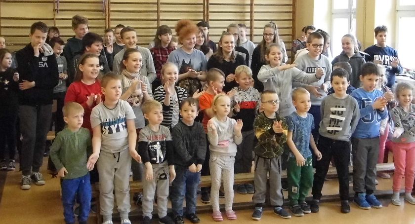 Batalia o szkołę w Wólce nadal trwa