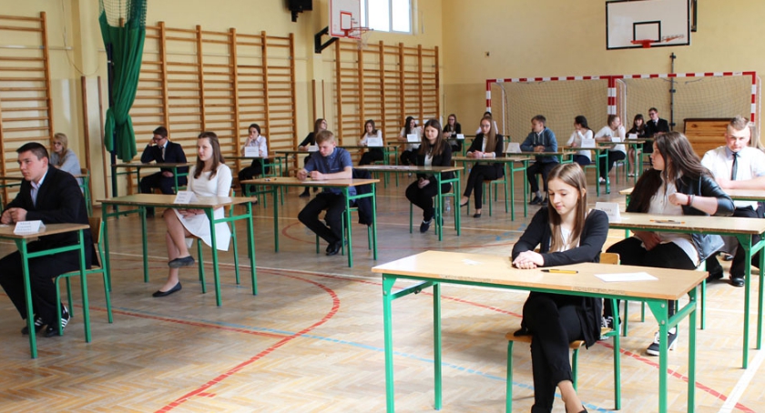 Gimnazjaliści zdają egzaminy