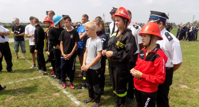 Sportowe zmagania druhów z gminy Lipno w Wichowie