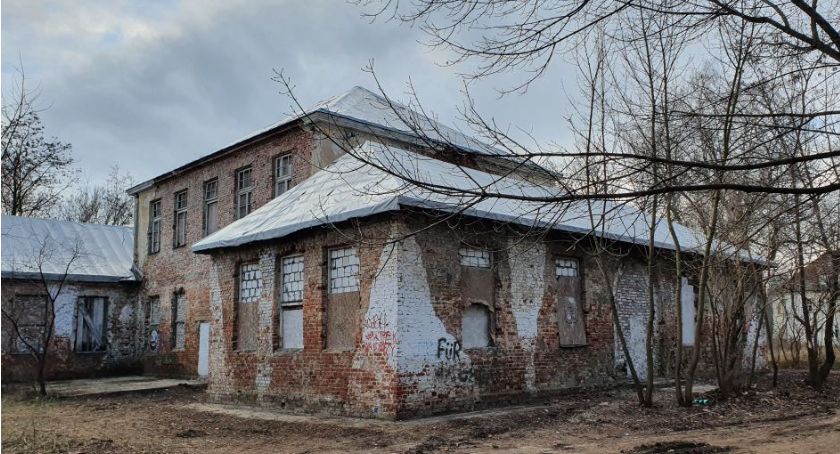Nad bemowską «Willą generalską» wisi groźba rozbiórki. Znamy wynik ekspertyzy