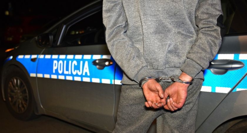 Pościg na Bemowie: dzielnicowy w czasie wolnym od służby ujął złodzieja