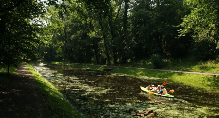 Fort Bema: Wodne atrakcje na Bemowie — bezpłatna wypożyczalnia rowerów wodnych i kajaków