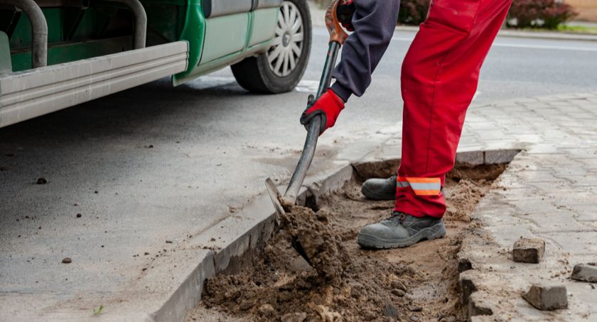 Wyłączona z ruchu jedna z bemowskich ulic. Obowiązują zmiany w rozkładach jazdy autobusów 