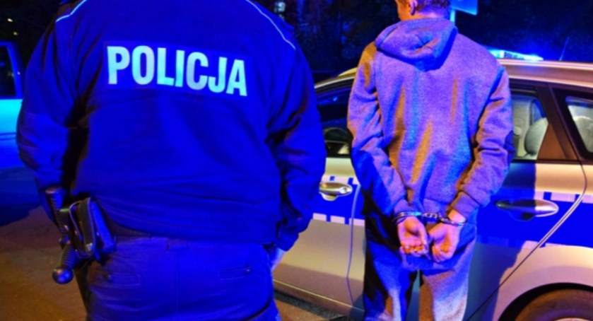 Policjanci z Bemowa zatrzymali biznes narkotykowy. Siedem osób usłyszało zarzuty 