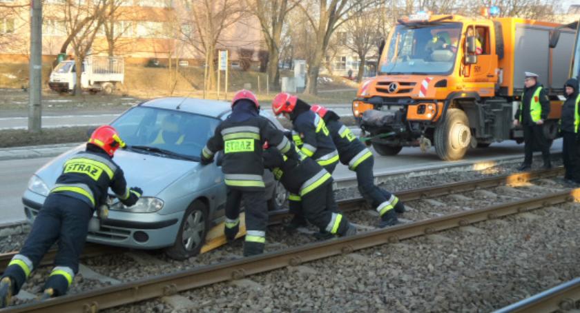 Auto na torach