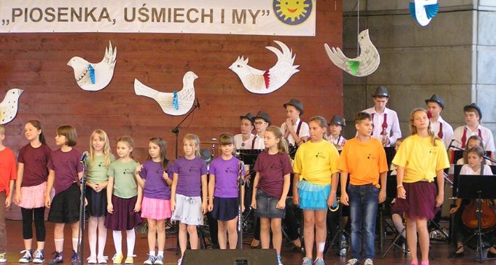 Młodzi artyści, Order Uśmiechu i Pani Premier