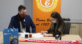 Galeria Młociny zagra razem z Hutnikiem Warszawa