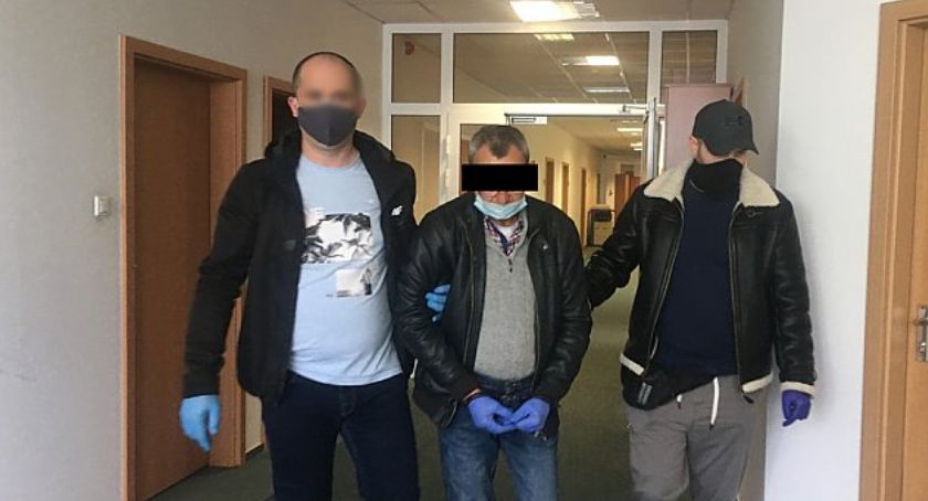 55-latek rzucił się na ratownika...