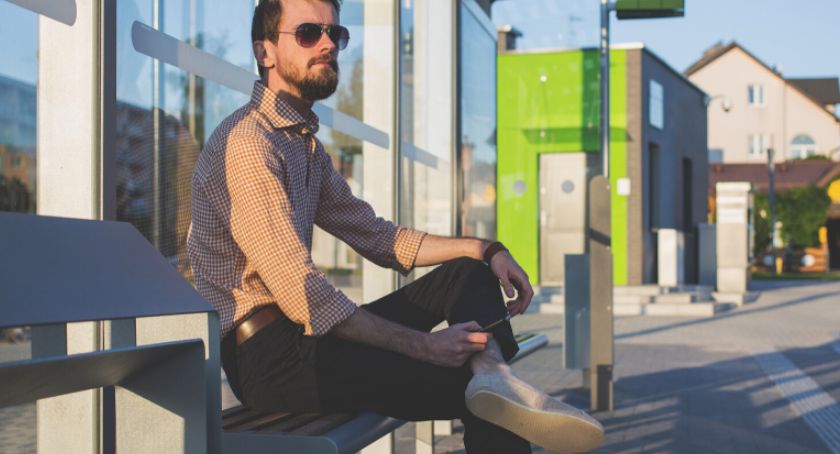 Czego potrzebują przystanki autobusowe?