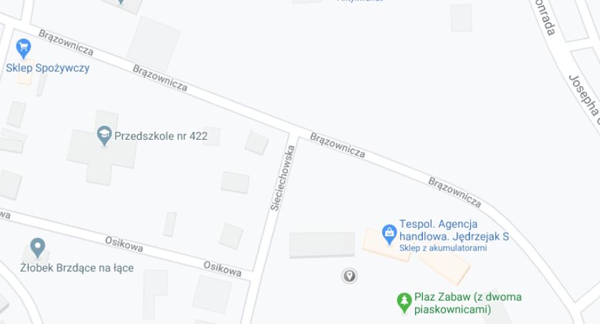 Bielańskie skrzyżowanie prawie niewidoczne - ul. Brązownicza i Sieciechowska