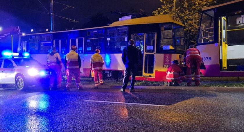 Wagon tramwaju wypadł z torów