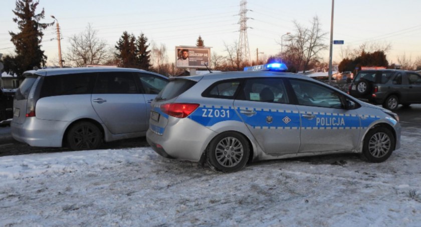 Zatrzymanie kierowcy na Bielanach. Miał 2,4 promila alkoholu w organizmie