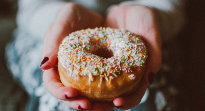 Tłusty czwartek w stolicy! Gdzie zjemy najlepsze, a gdzie najtańsze pączki? 