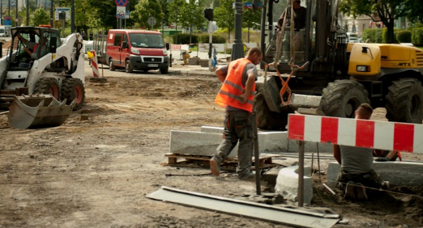 Drugi etap budowy kolektora na Bielanach. Utrudnienia w ruchu kołowym