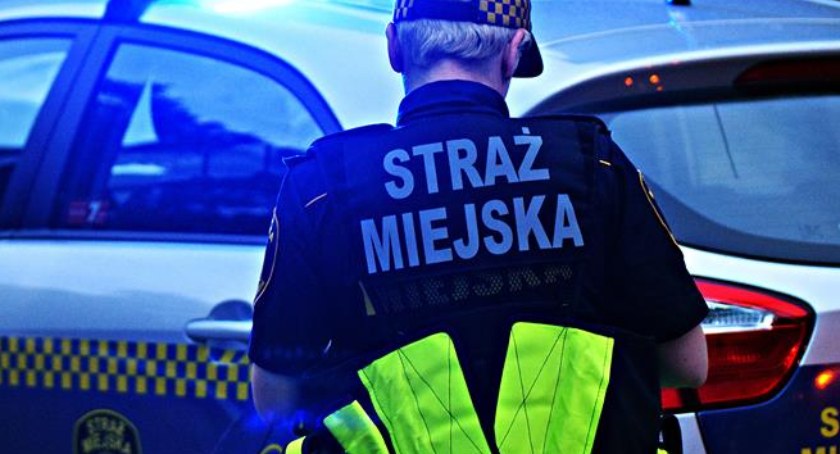 15-latek z marihuaną w plecaku na Bielanach. Interwencja Strażników Miejskich