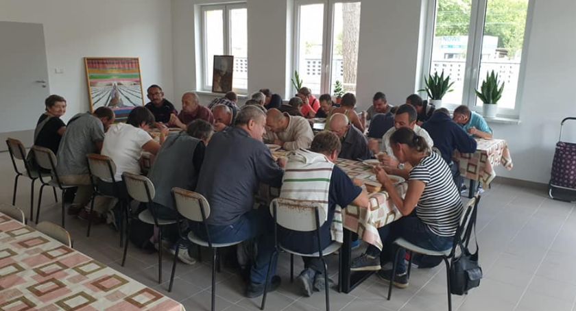 Pomagajmy słabszym !