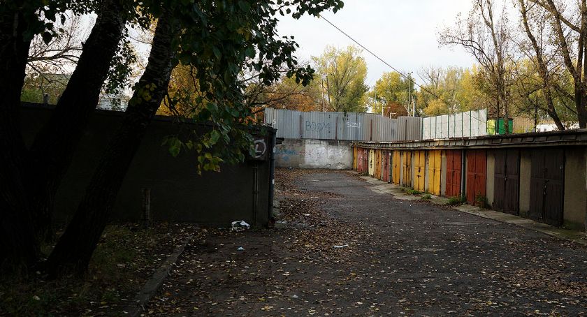 Garaż w strefie płatnego parkowania