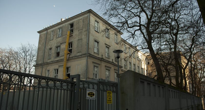 Samorządowcy protestują! Nie dla wielkiego ośrodka dla narkomanów w centrum miasta!