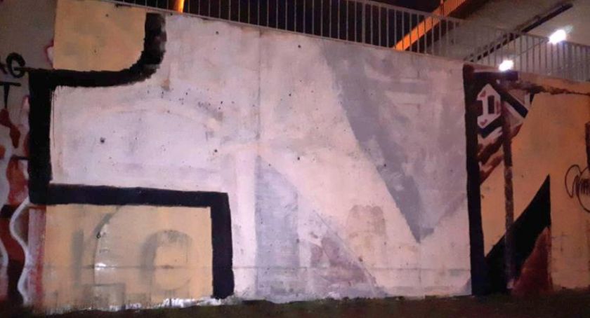 Zasadzili się na mur nad Wisłą