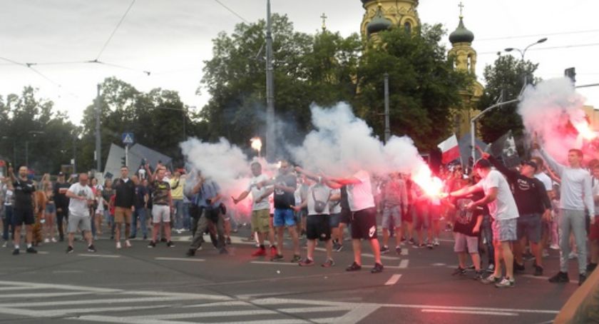 Godzina W na Wileńskim - największa flaga na świecie (ZDJĘCIA)