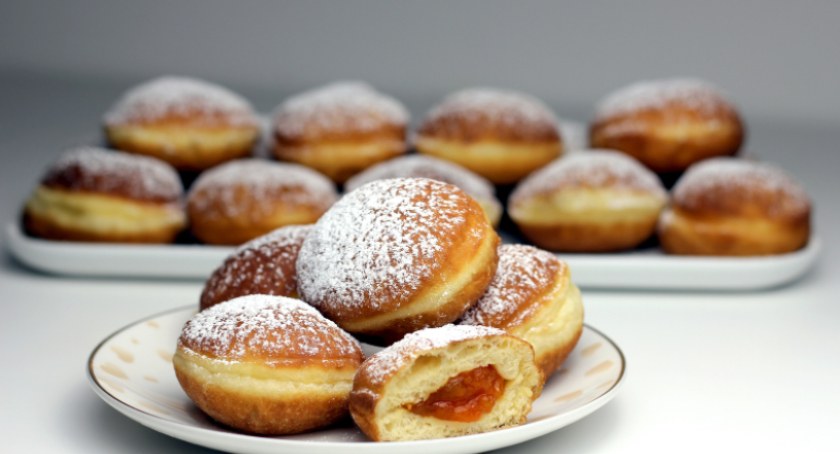 Tłusty czwartek w stolicy! Gdzie zjemy najlepsze, a gdzie najtańsze pączki? 