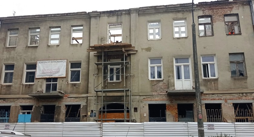 Remont kolejnej zabytkowej kamienicy 