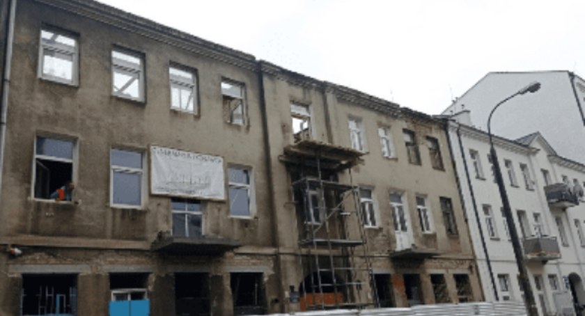 Remont zabytkowej kamienicy na Pradze-Północ