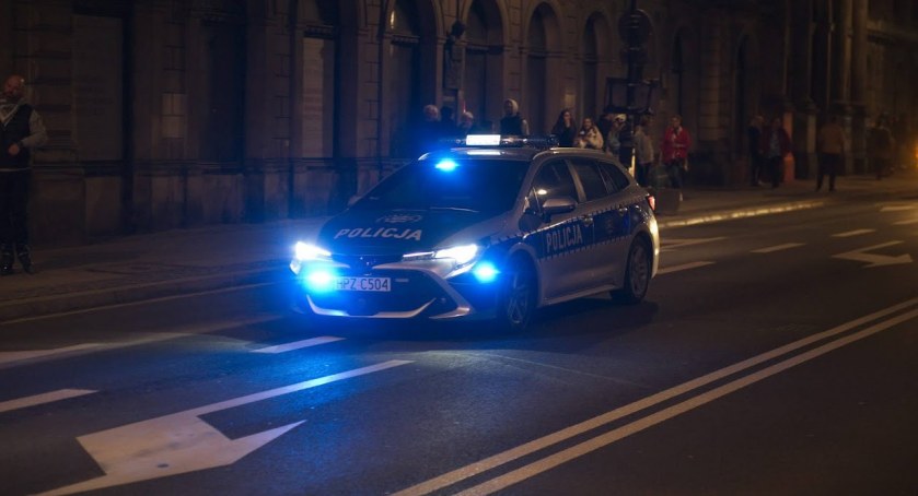 Dwie kolizje na Pradze-Północ. Obaj kierowcy uciekli z miejsca zdarzenia