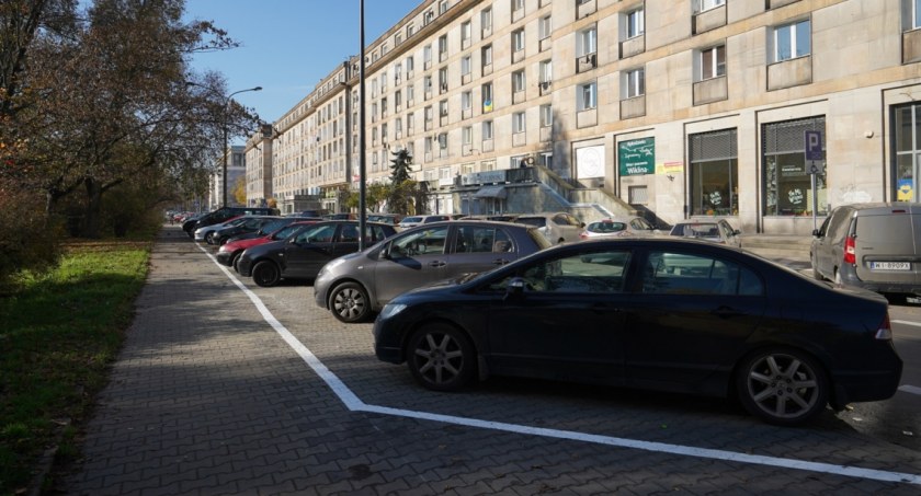 Więcej miejsc parkingowych na Pradze-Północ