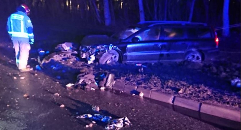 Uciekł po kolizji z innym autem, a następnie znów się rozbił