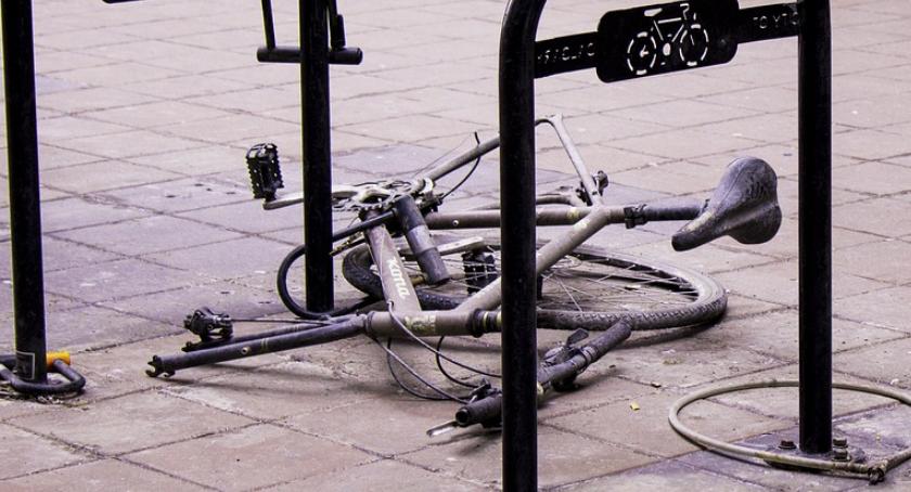 Młody rowerzysta potracony na ulicy Ratuszowej