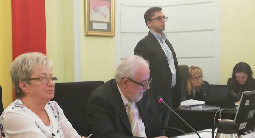 Sesja Rady Dzielnicy Praga-Północ: godnie, rzetelnie i uczciwie. Kto został radnym? 