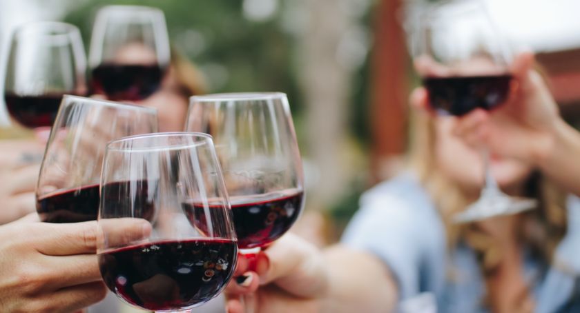 Wieczory winiarskie z sommelier w 4 pokojach