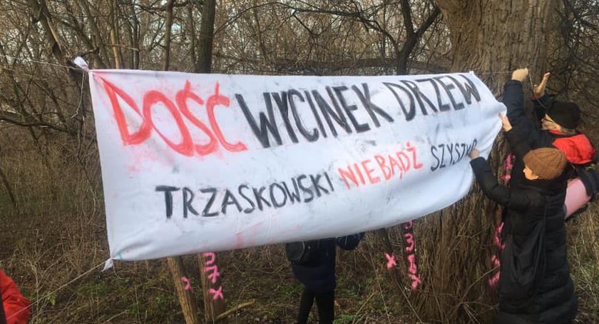 Protest mieszkańców w sprawie budowy wału n a Pradze