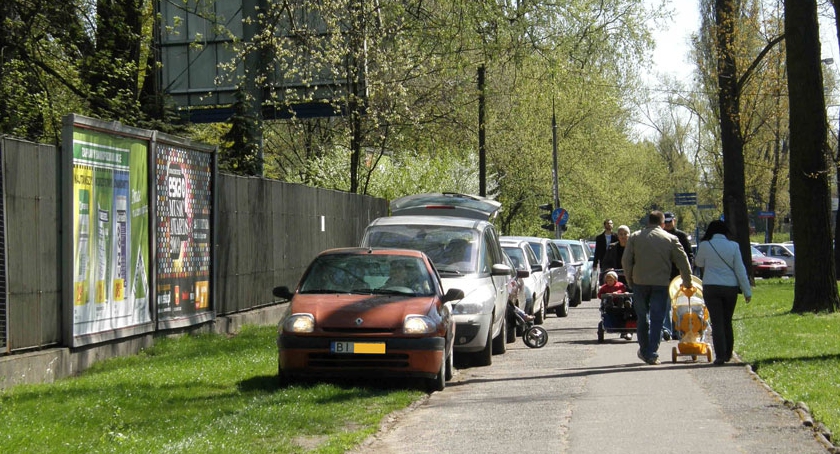 Dodatkowe wejście do ZOO to kolejne problemy z parkowaniem