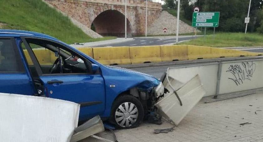Usnął w czasie jazdy i spowodował wypadek. Wódkę pił później, aby się uspokoić