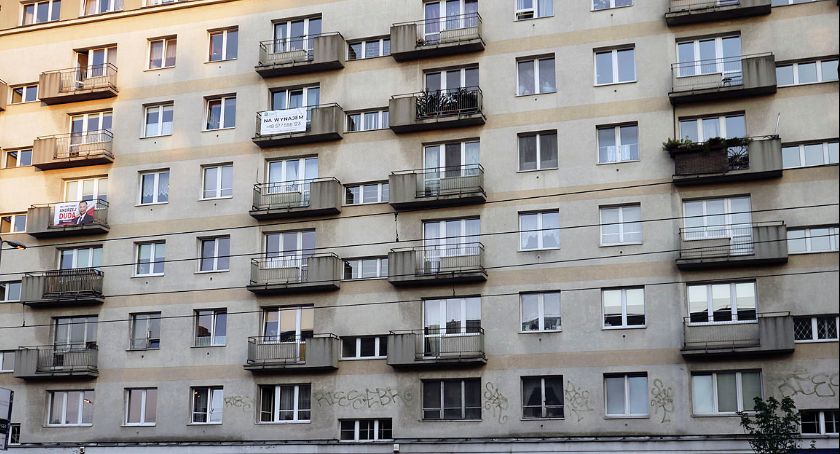 Ile okien tyle historii