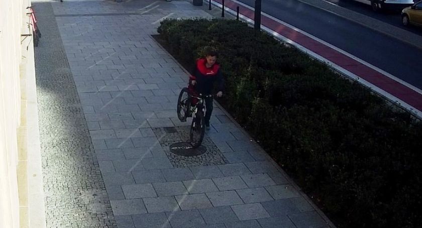 Policja poszukuje podejrzanych o kradzież