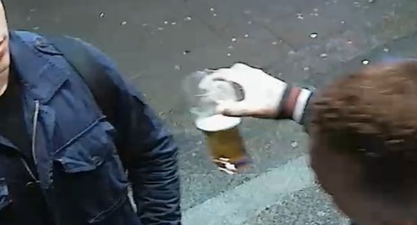 Policja poszukuje podejrzanych o rozbój w Śródmieściu