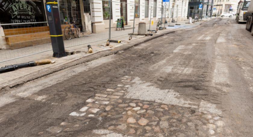 Zabytkowy bruk na Szpitalnej