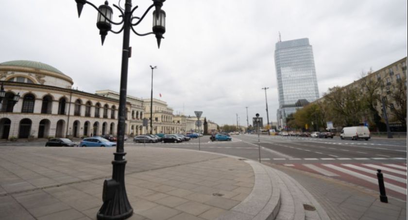 Bezpieczna Warszawa: Sygnalizacja świetlna przy Senatorskiej