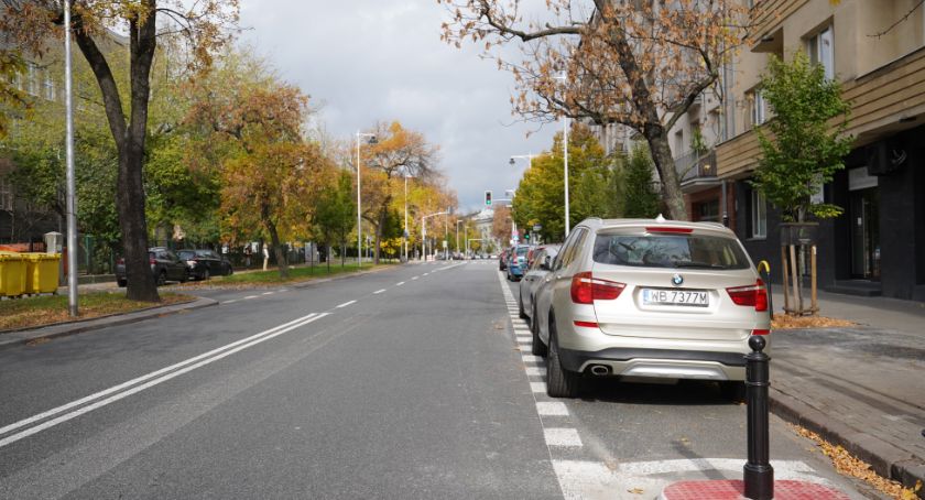 Nowa organizacja ruchu na ulicy Rozbrat: poszerzenie chodnika dla przechodniów
