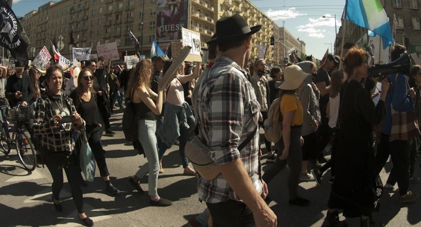 Zgromadzenia i przemarsze na Śródmieściu. Możliwe wstrzymania ruchu 