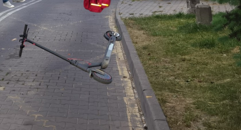 Zaczął się sezon, a wraz z nim wypadki na hulajnogach... Upadek zakończony przewiezieniem do szpitala