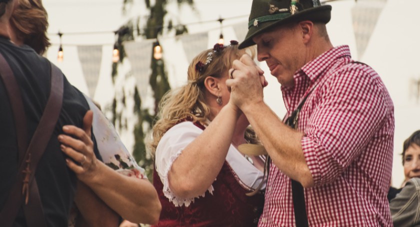 Niedzielne potańcówki na Śródmieściu. Weź swojego partnera i chodź potańczyć!
