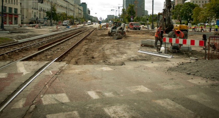Remont w centrum Warszawy. Ponad 20 autobusów na objazdach