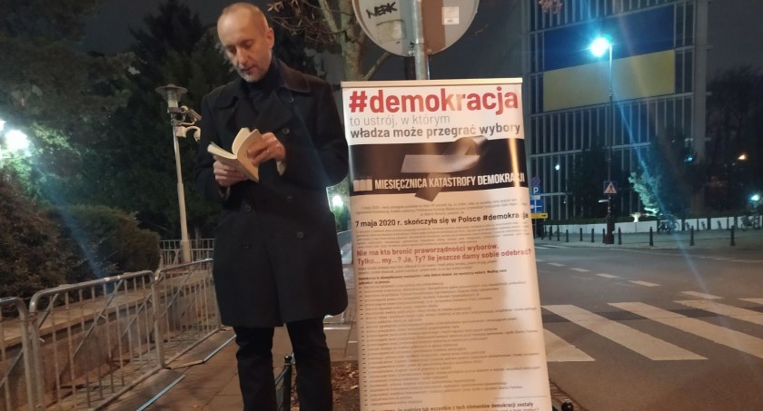 Obywatelskie czytanie Snydera. 20 lekcji o tyranii.