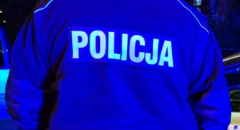 Wszczęto postępowanie wobec funkcjonariusza policji, który zachowywał się agresywnie w stosunku do kierowcy przewozu osób