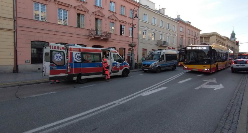Dwie pijane 14-latki. Popijały leki wódką