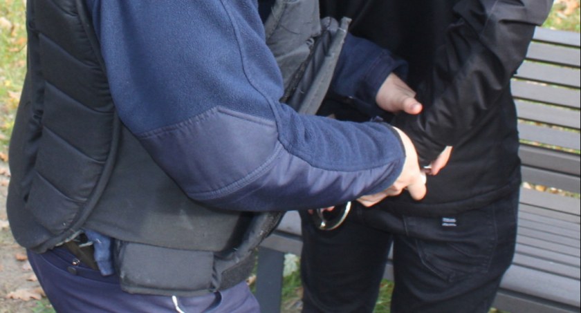 Próba kradzieży w Złotych Tarasach. Dwóch obcokrajowców chciało ukraść buty